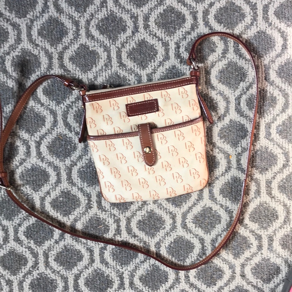 Dooney & Bourke woman’s bag